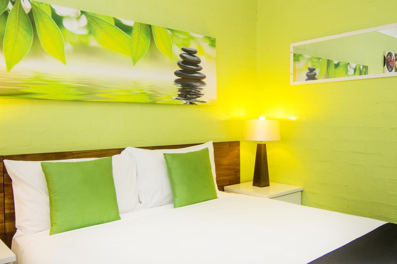 Crescent Motel Тарі Екстер'єр фото