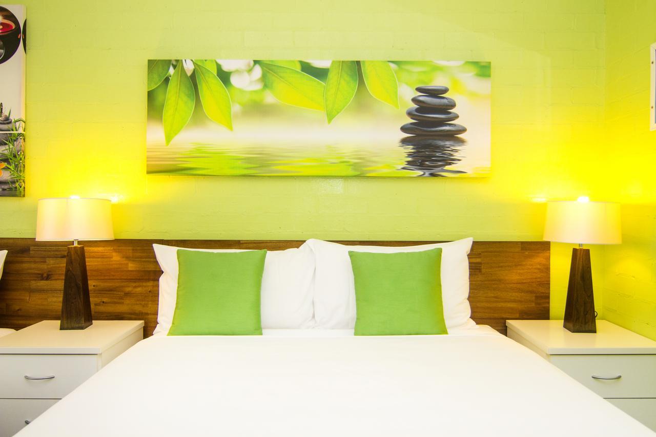 Crescent Motel Тарі Екстер'єр фото