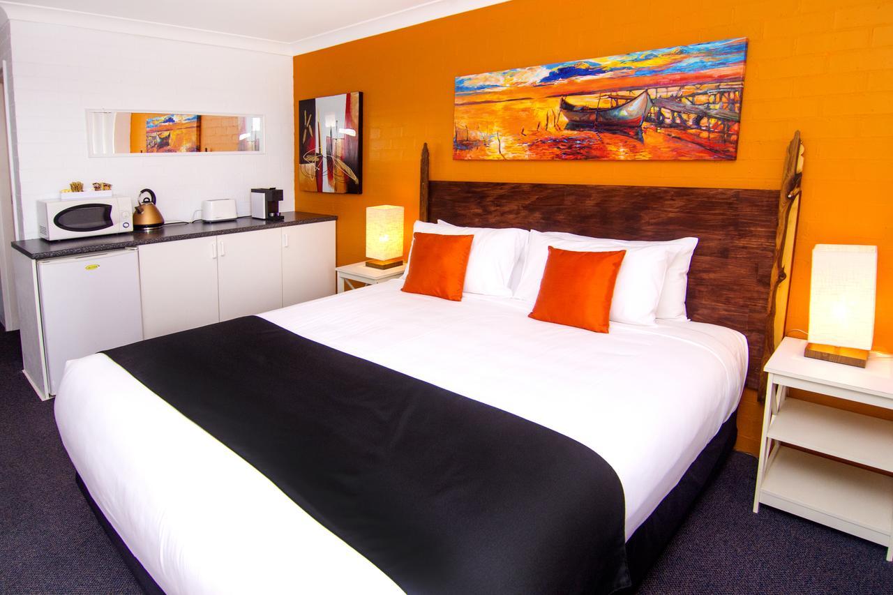 Crescent Motel Тарі Екстер'єр фото