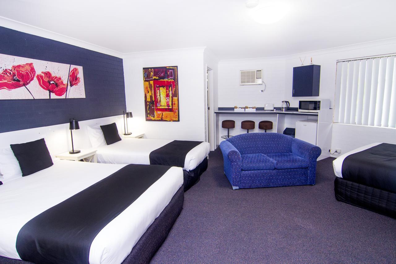 Crescent Motel Тарі Екстер'єр фото