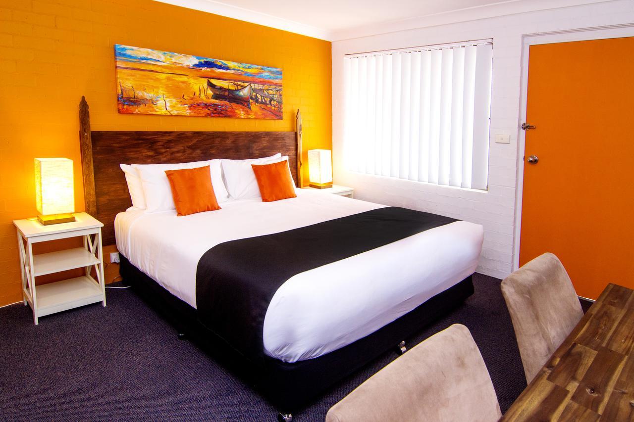 Crescent Motel Тарі Екстер'єр фото
