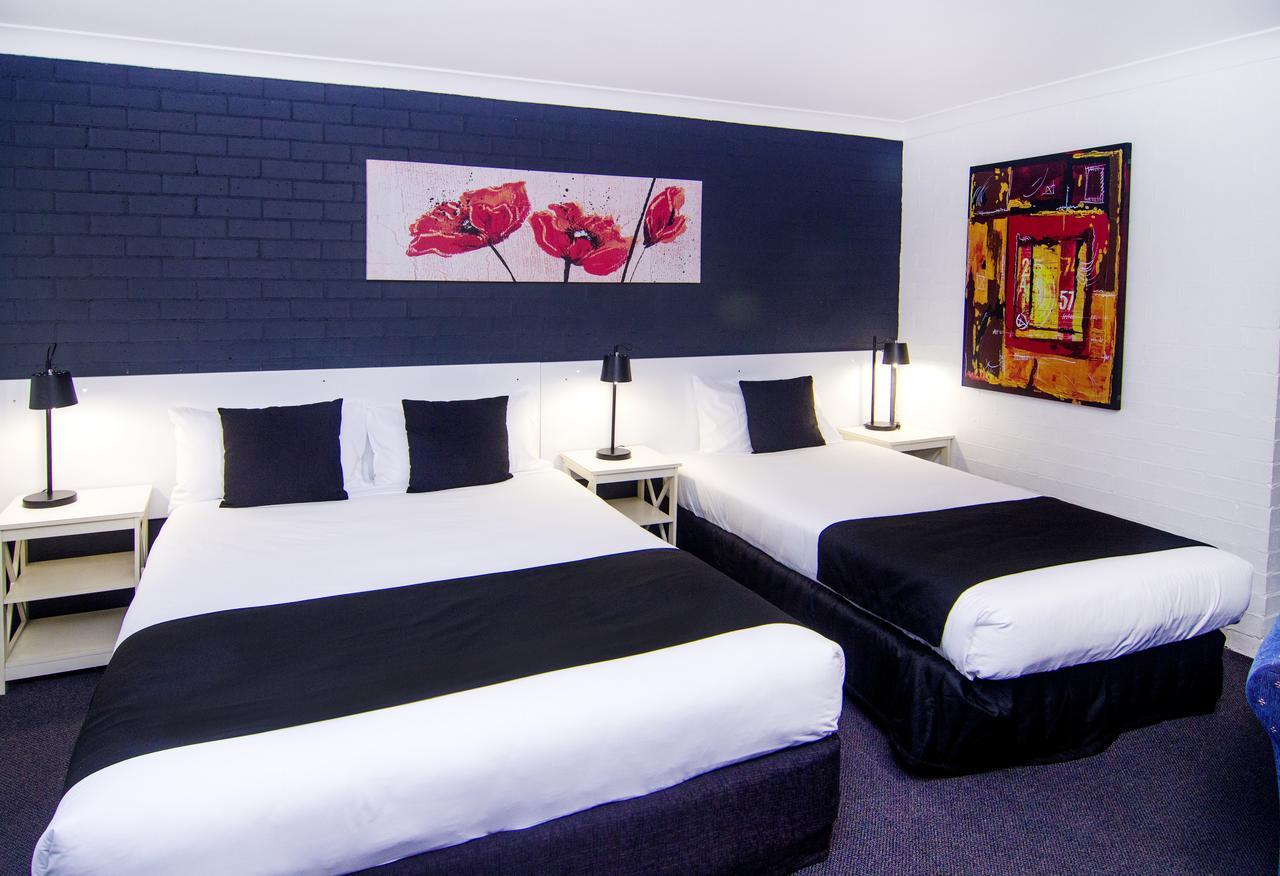 Crescent Motel Тарі Екстер'єр фото
