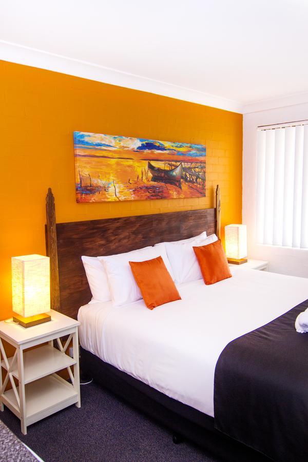 Crescent Motel Тарі Екстер'єр фото