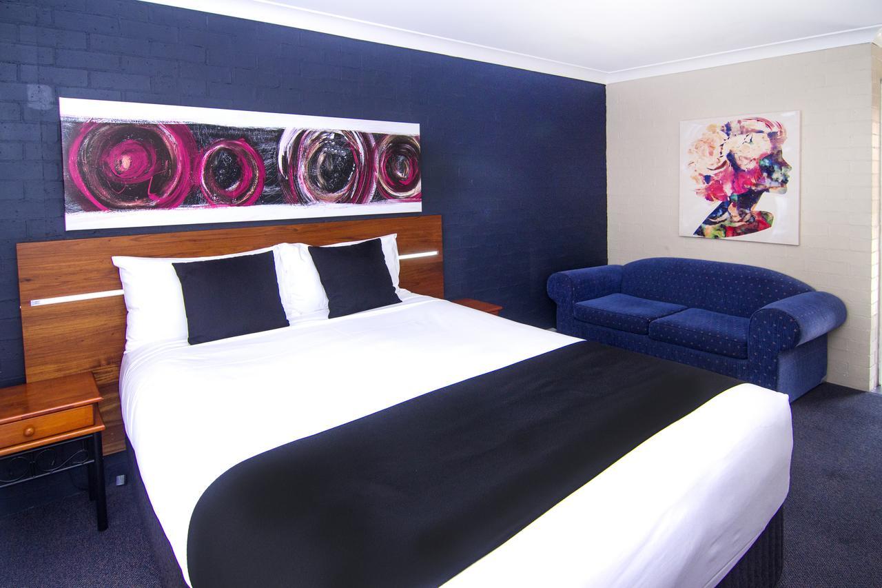 Crescent Motel Тарі Екстер'єр фото