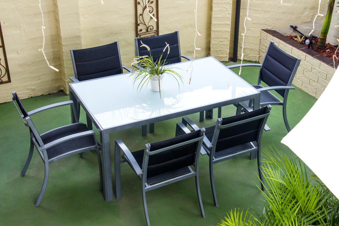 Crescent Motel Тарі Екстер'єр фото