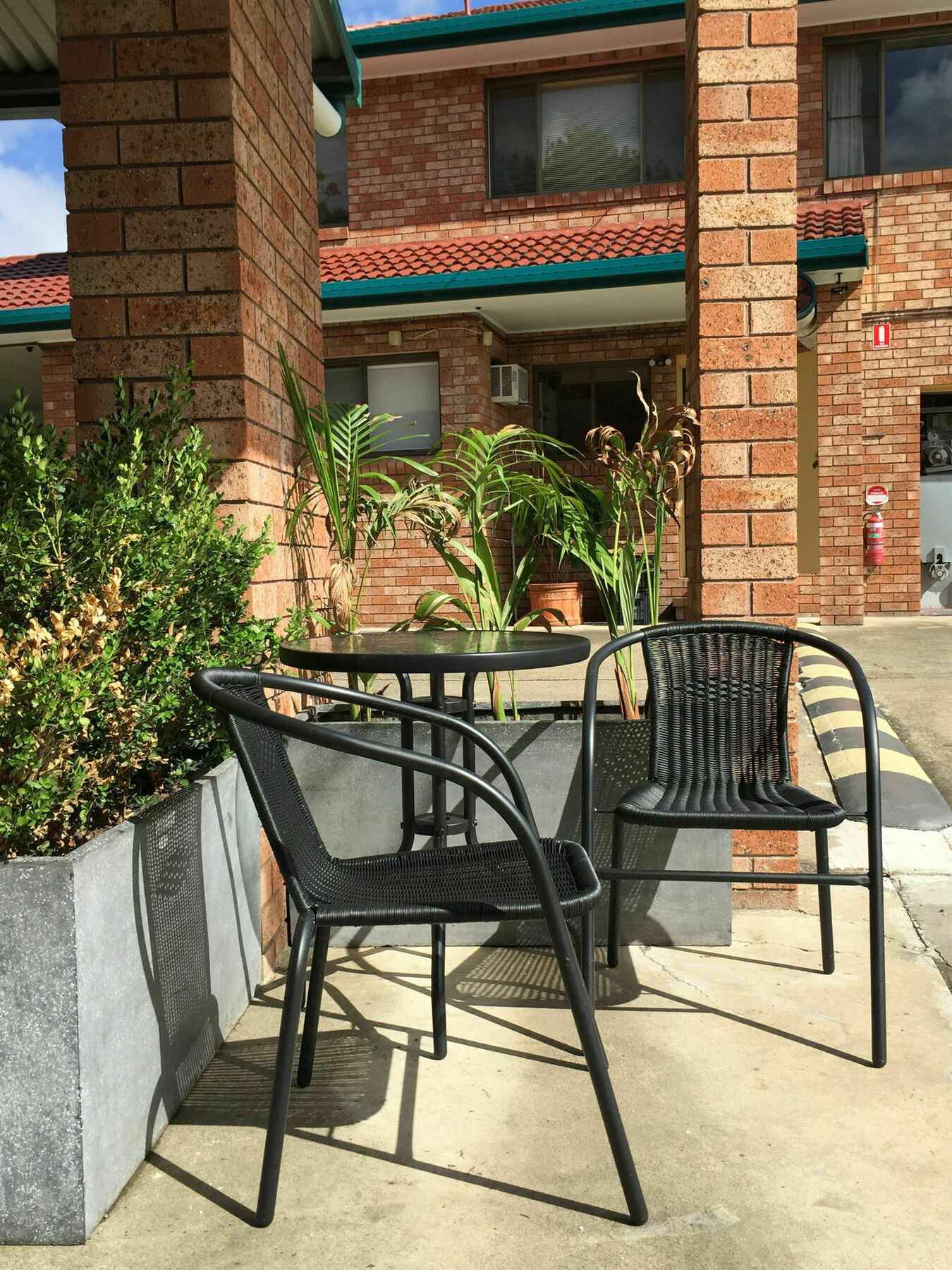 Crescent Motel Тарі Екстер'єр фото